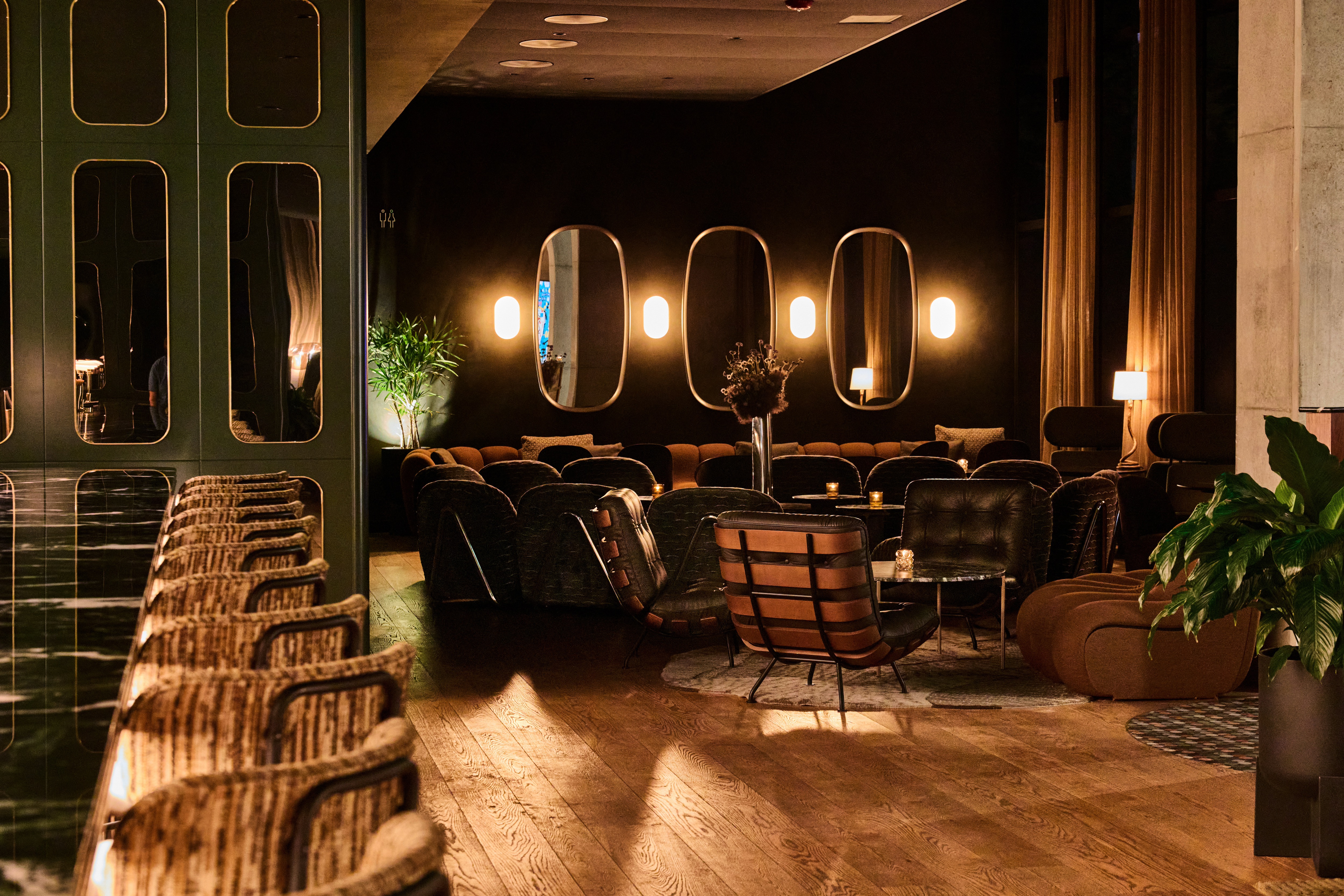 Modern Bar in Austin, Texas — photo 2